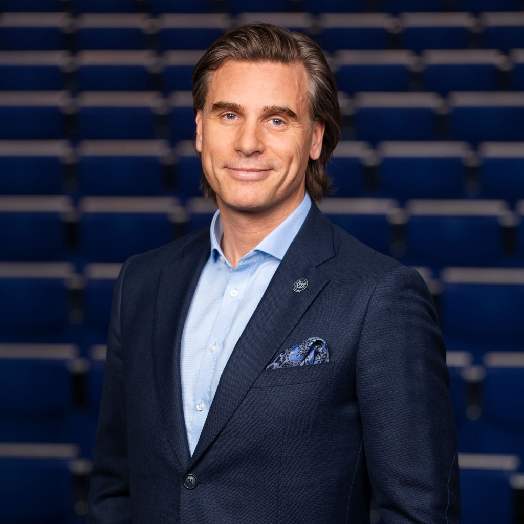 jens-jakobsson-220209-0273-webb-1x1