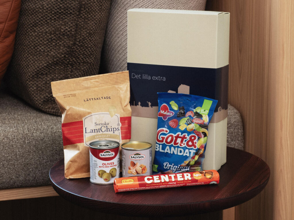 Snackbox with a selection of snacks in a convenient package.