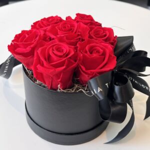 Forever Rose Box – Romantic red, naturally preserved roses presented in an elegant gift box from Upper House.